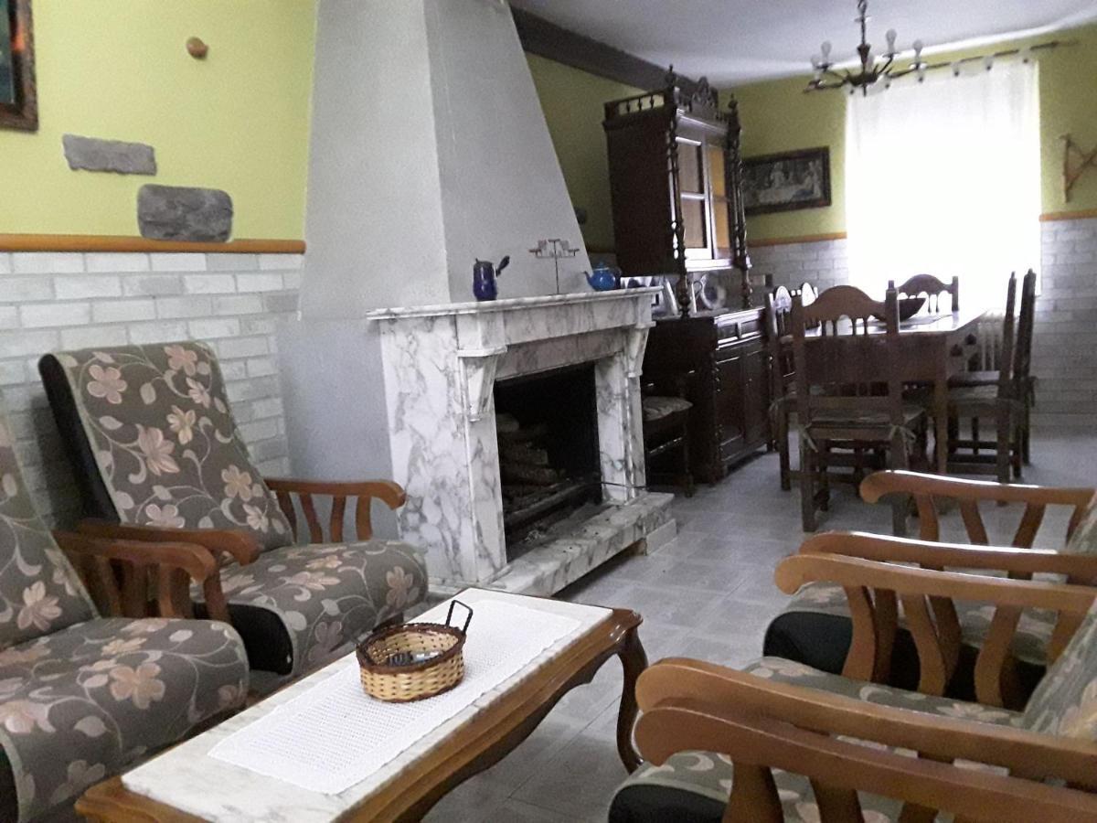 Casa Entrenidos Pension Mudá Buitenkant foto