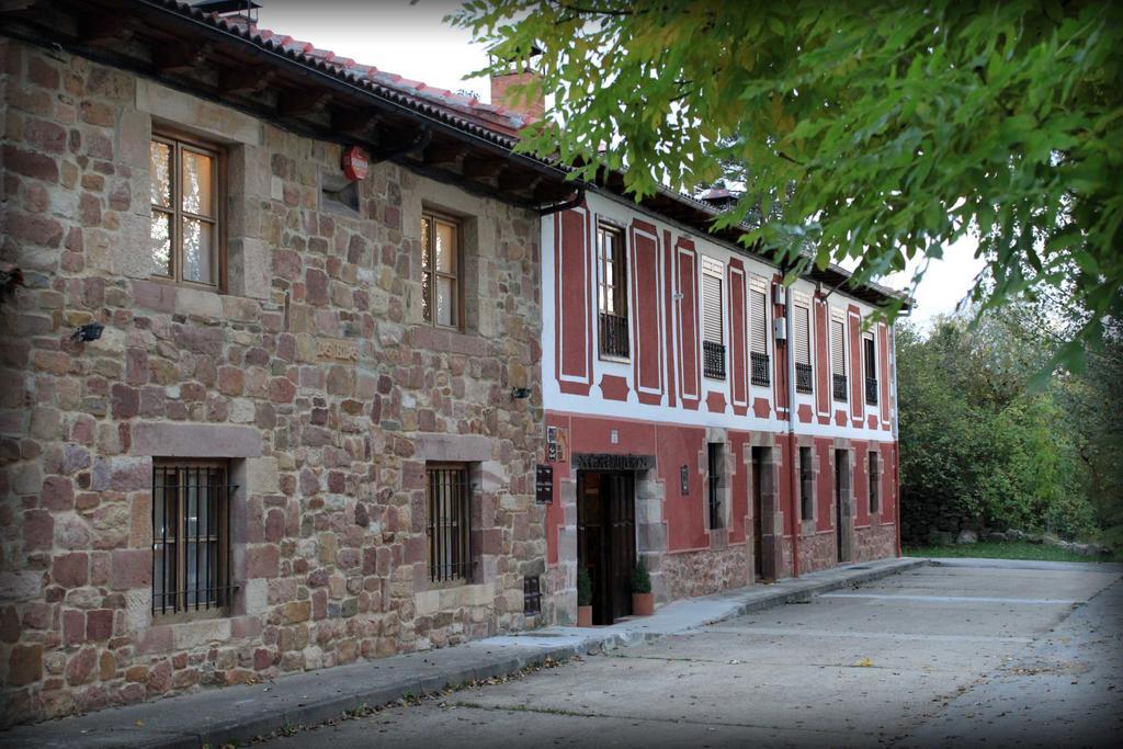 Casa Entrenidos Pension Mudá Buitenkant foto